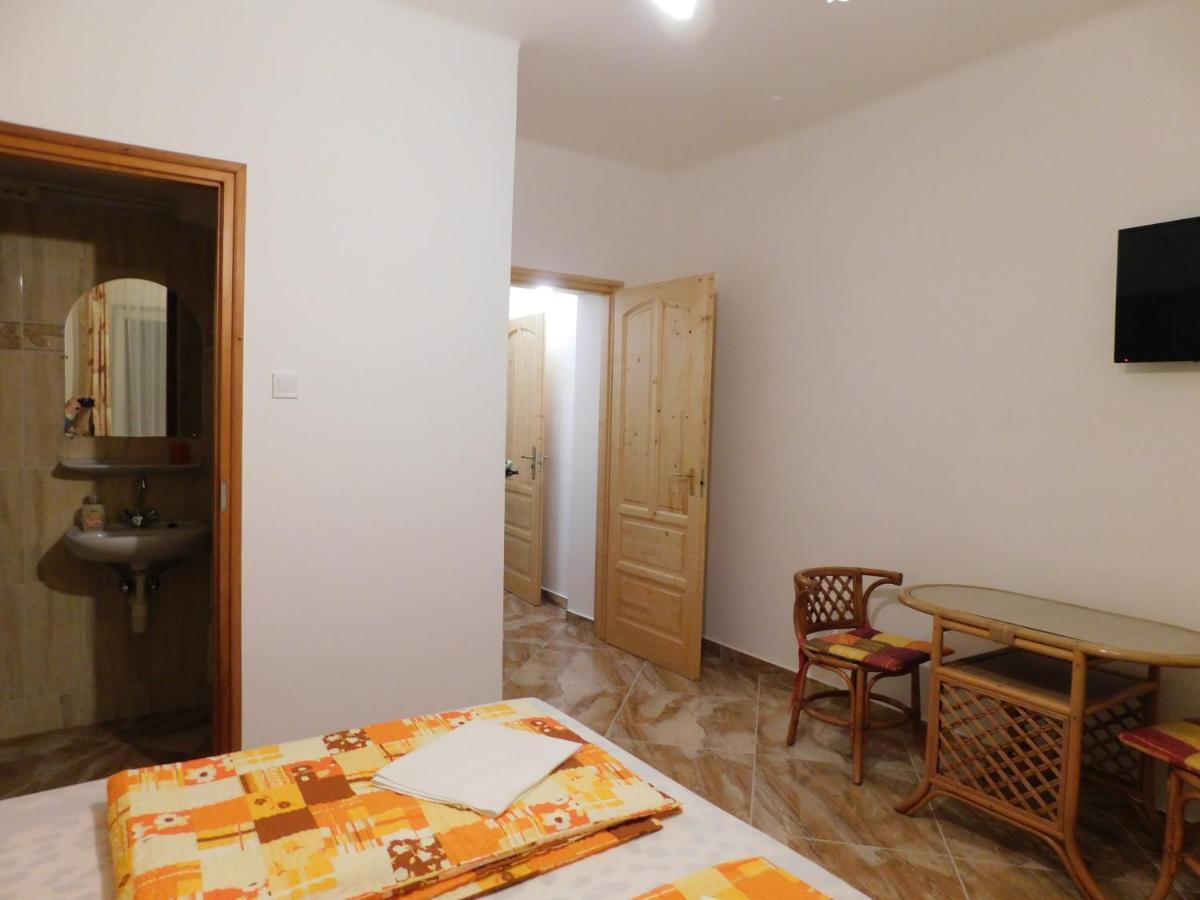 Szamoca Vendeghaz Hotel Miskolc Eksteriør billede