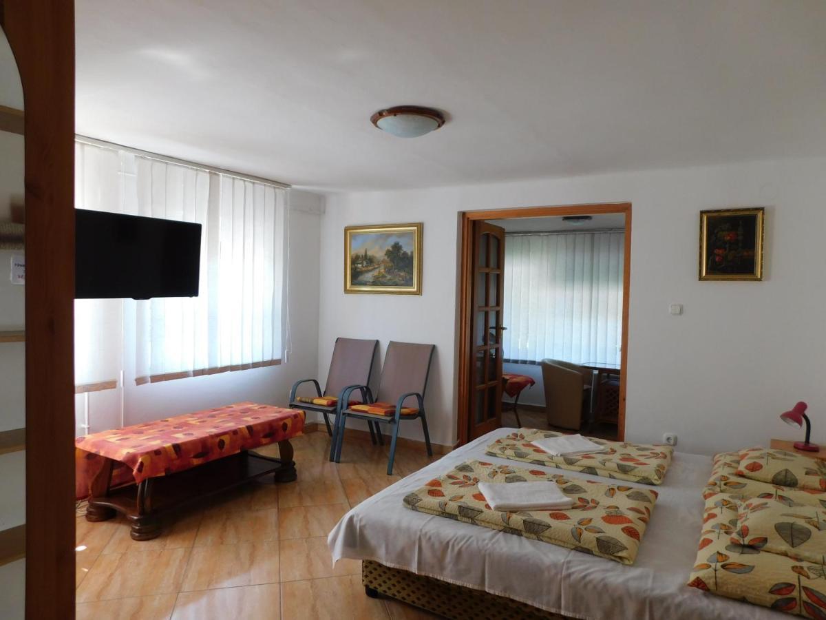 Szamoca Vendeghaz Hotel Miskolc Eksteriør billede